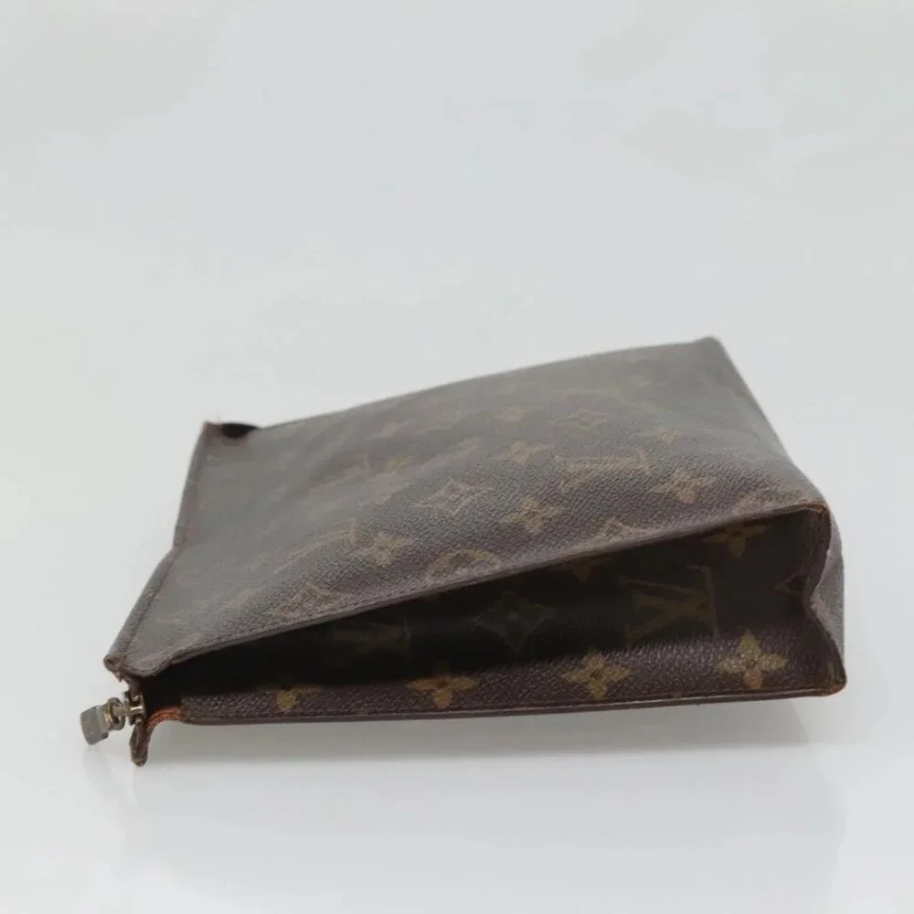 LOUIS VUITTON Monogram Posh Toilette 26 Pouch M47542 LV Auth 140111